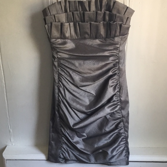 Brand: Cache.  Color: Silver.  Size: 12 - Picture 2 of 6